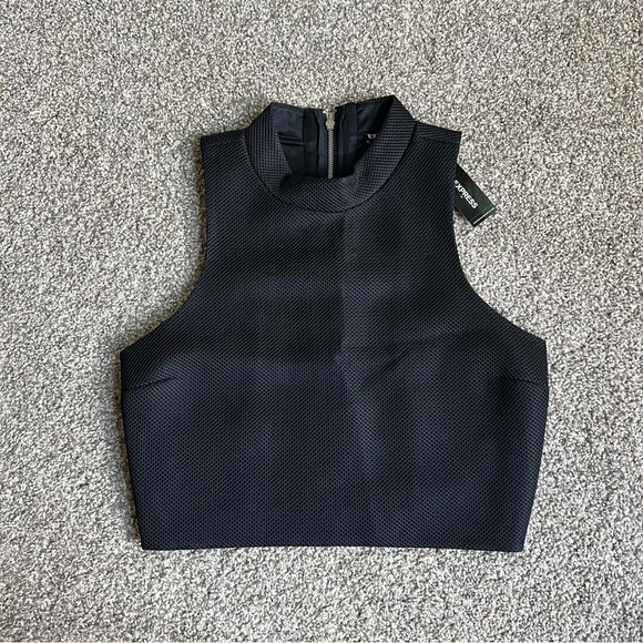 Express NWT Black Textured Cropped High Neck Top, Size Medium - Picture 1 of 8